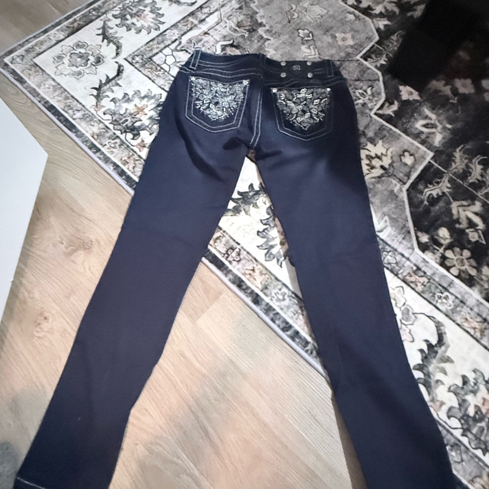 Miss Me Stylish Blue Jeans with Embroidered Pockets - Picture 4 of 5